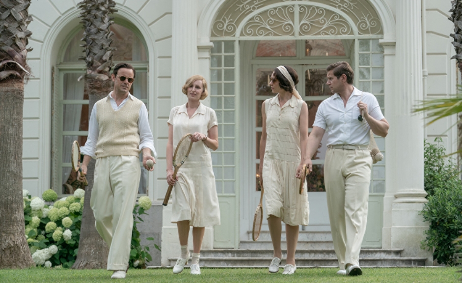4178_D054_01693-01700_RCC (l-r.) Harry Hadden-Paton stars as Bertie Pelham, Laura Carmichael as Lady Edith, Tuppence Middleton as Lucy Smith and Allen Leech as Tom Branson in DOWNTON ABBEY: A New Era, a Focus Features release. Credit: Ben Blackall / © 2021 Focus Features, LLC